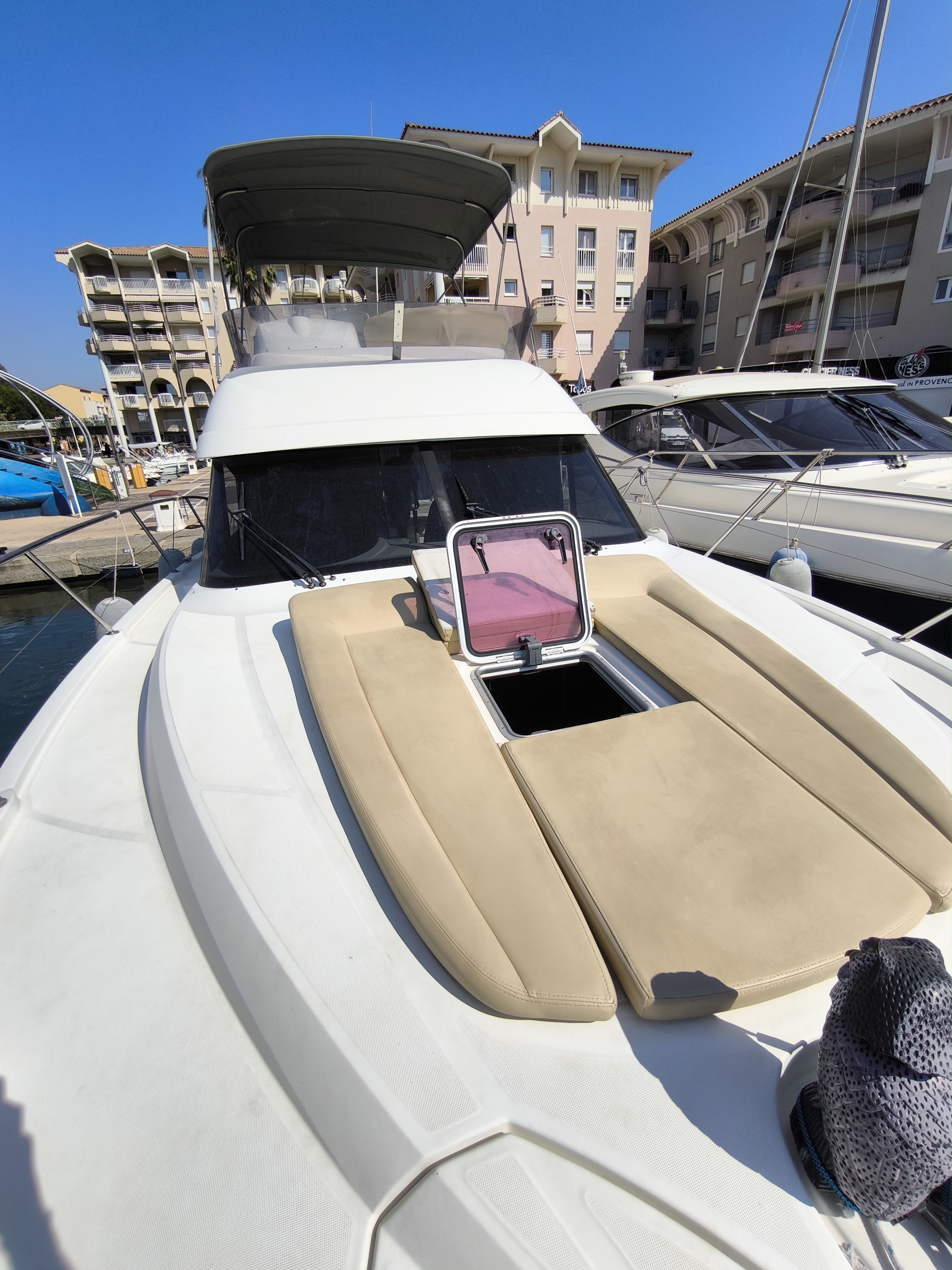 slider 52 Beneteau Antares 36